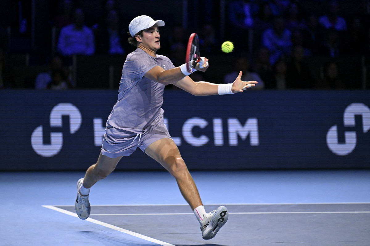 João Fonseca derrotou o espanhol Alejandro Davidovich Fokina e foi campeão do ATP 500/FABRICE COFFRINI / AFP