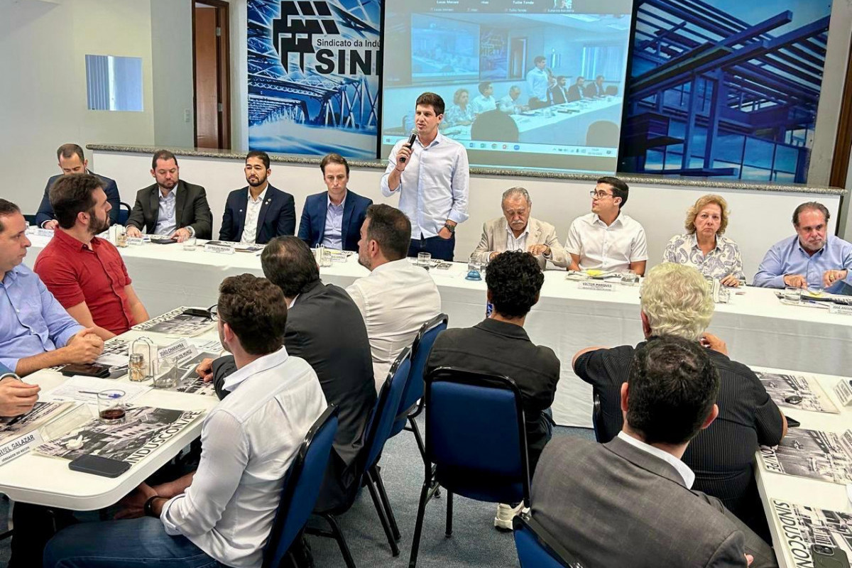 João Campos durante almoço oferecido pela Ademi-PE e Sinduscon (Blog Dantas Barreto) João Campos durante almoço oferecido pela Ademi-PE e Sinduscon/Blog Dantas Barreto