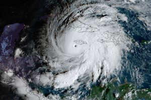 Furacão Melissa a sudeste da Jamaica às 12:00 UTC em 28 de outubro de 2025