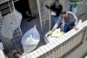 Homem confessou o crime, motivado por desentendimento em uma festa há quase dois anos; com ele, polícia apreendeu o revólver usado na ação
