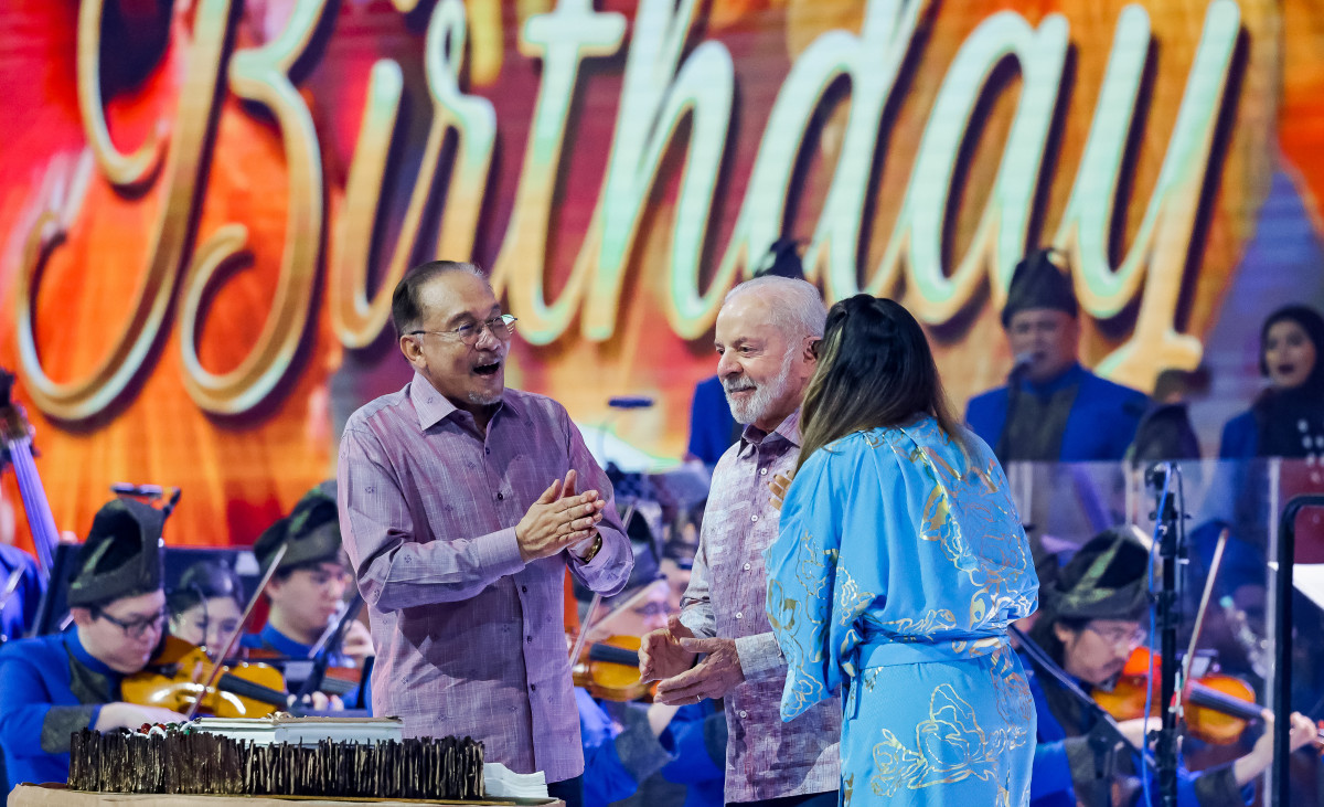Presidente da República, Luiz Inácio Lula da Silva, durante jantar de gala oferecido pelo Primeiro-Ministro da Malásia, Anwar Ibrahim e pela senhora Wan Azizah Wan Ismail. Centro de Convenções de Kuala Lumpur, Malásia. (Foto: Ricardo Stuckert / PR) Presidente da República, Luiz Inácio Lula da Silva, durante jantar de gala oferecido pelo Primeiro-Ministro da Malásia, Anwar Ibrahim e pela senhora Wan Azizah Wan Ismail. Centro de Convenções de Kuala Lumpur, Malásia./Foto: Ricardo Stuckert / PR