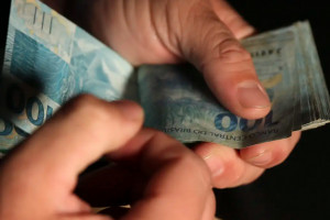 Entre os dias 1º a 30 de novembro, os empreendedores informais podem garantir crédito de até R$ 3 mil, podendo chegar a R$ 5 mil para quem já é cliente da AGE