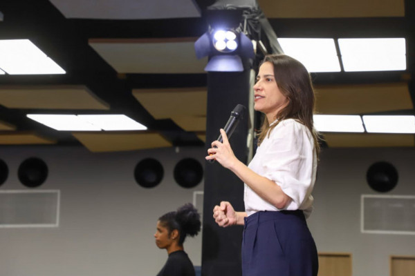 Raquel Lyra quer que estado receba R$ 1 bilhão antecipadamente para corrigir falhas do metrô antes da concessão  (Foto: Yacy Ribeiro/Secom)