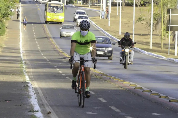 Bicicleta é uma das alternativas de transporte sustentável (Foto: Fabio Rodrigues-Pozzebom/Agência Brasil)