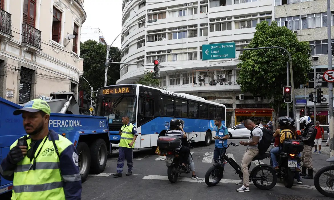 A cidade do Rio de Janeiro amanheceu em situação de normalidade, após o caos vivido nessa terça-feira (28) (Foto: Fernando Frazão/Agência Brasil) A cidade do Rio de Janeiro amanheceu em situação de normalidade, após o caos vivido nessa terça-feira (28)/Foto: Fernando Frazão/Agência Brasil