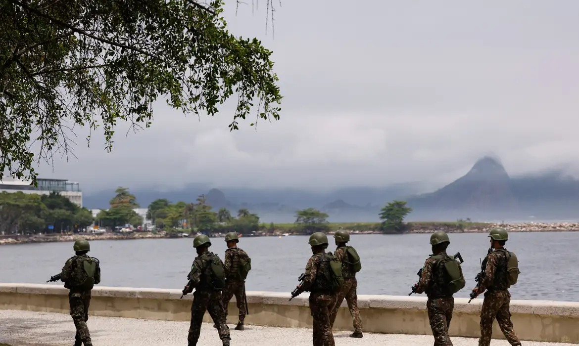 A medida permite o envio das Forças Armadas para atuar na segurança pública em situações excepcionais (Arquivo - Tânia Rêgo/Agência Brasil) A medida permite o envio das Forças Armadas para atuar na segurança pública em situações excepcionais/Arquivo - Tânia Rêgo/Agência Brasil