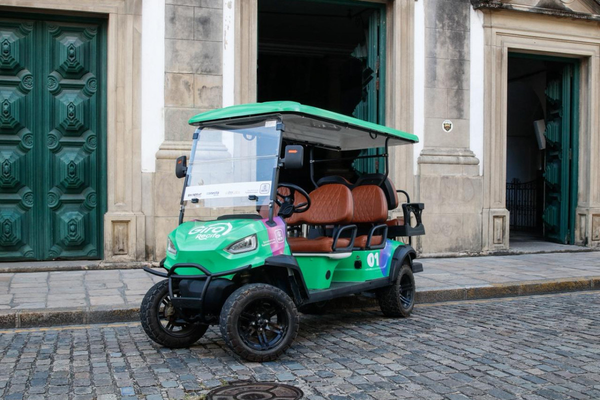 Carro elétrico responsável pelo  Carro elétrico responsável pelo