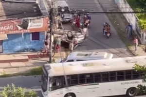 Homem morre e outro fica ferido em acidente no bairro de Candeias, em Jaboatão
