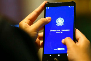 Em Pernambuco, a indústria foi o setor que mais gerou empregos (8.367), seguido pela agropecuária (2.814) e pela construção civil, que registrou saldo de 2.354