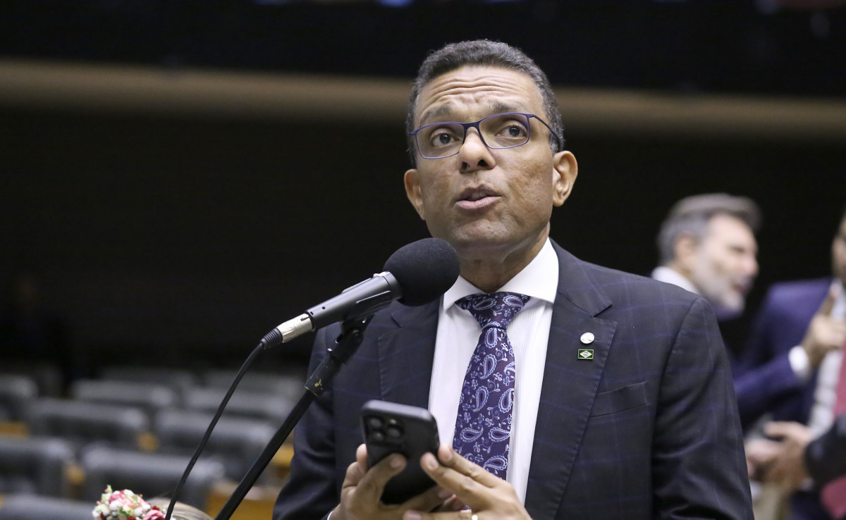 Deputado Otoni de Paula diz que filhos de membros da sua igreja estão entre mortos no Rio:  Deputado Otoni de Paula diz que filhos de membros da sua igreja estão entre mortos no Rio: