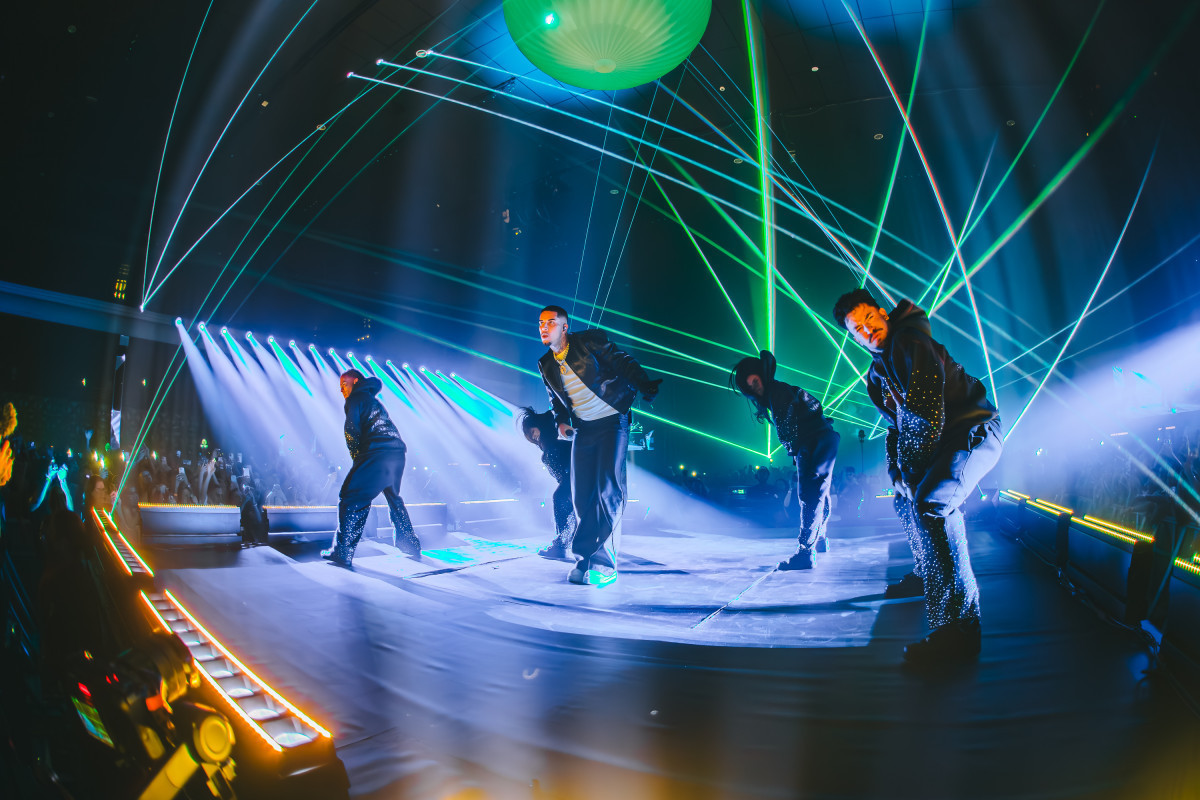 Veigh iniciou a turnê "Evom", do disco "Eu Venci o Mundo", em 25 de outubro de 2025, no Espaço Unimed, em São Paulo.  (Marcos Oliveira/Divulgação)