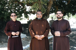 Autoridades e praticantes de diversas religiões marcaram presença no Cemitério de Santo Amaro, para levar consolo aos enlutados e lembrar os mortos