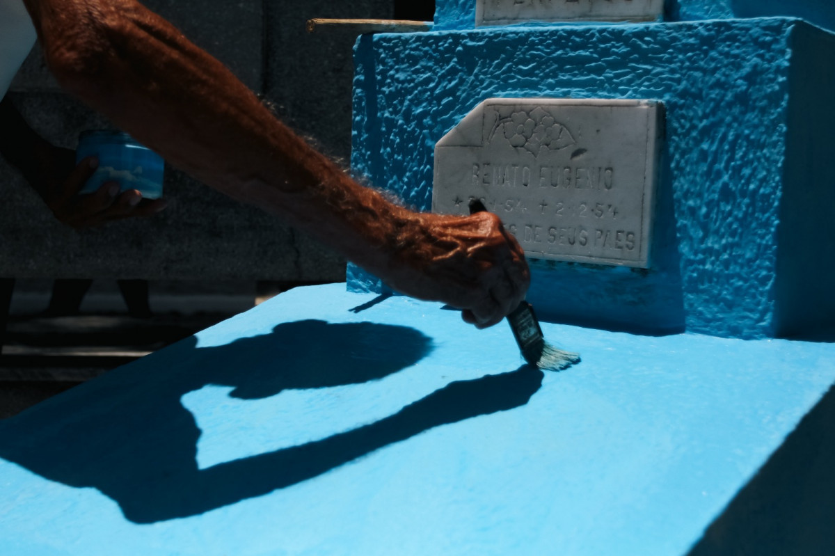 Autoridades e praticantes de diversas religiões marcaram presença no Cemitério de Santo Amaro, para levar consolo aos enlutados e lembrar os mortos (Melissa Fernandes/DP Foto)