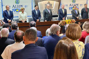 Solenidade ocorreu nesta segunda-feira (3)