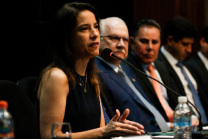 Governadora Raquel Lyra comentou sobre compras de novos trens para o metrô