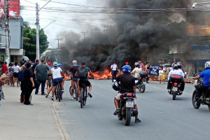 Manifestantes fecharam avenida em Paulista 