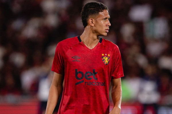 Riquelme, zagueiro do Sport