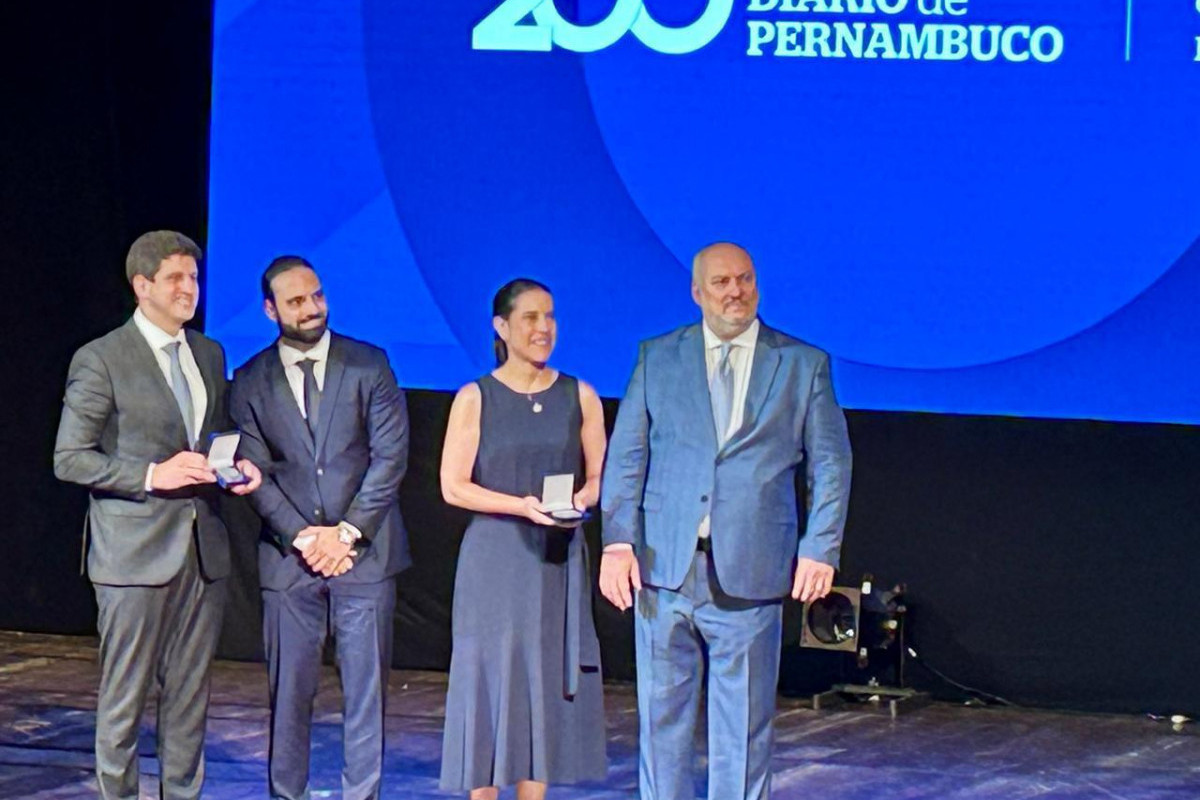 Cerimônia de celebração dos 200 anos do Diario de Pernambuco no Teatro Santa Isabel, no Recife/Foto: Blog Dantas Barreto
