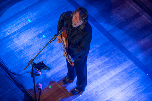 Recife, PE, 03/11/2025 - FESTA DE 200 ANOS DO DIARIO DE PERNAMBUCO - Na noite desta segunda-feira(03), foi celebrado os 200 anos do Jorna Diario de Pernambuco no Teatro de Santa Isabel. Lenine