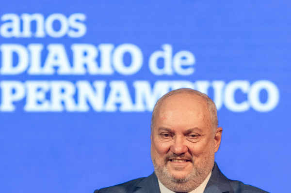 Recife, PE, 03/11/2025 - FESTA DE 200 ANOS DO DIARIO DE PERNAMBUCO - Na noite desta segunda-feira(03), foi celebrado os 200 anos do Jorna Diario de Pernambuco no Teatro de Santa Isabel. Presidente do Diario de Pernambuco, Dr. Carlos Vital.