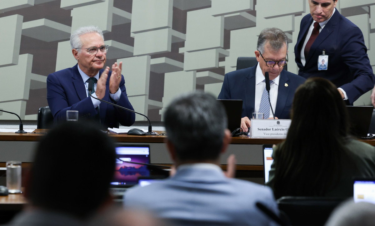 Brasília -DF 05/11/2025 - Reunião da Comissão de Assuntos Econômicos (CAE) do Senado que votou o projeto de lei (PL 1.087/2025) que isenta do Imposto de Renda (IR) quem ganha até R$ 5 mil mensais/Lula Marques/ Agência Brasil
