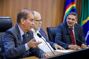 Presidente da CCLJ, deputado Alberto Feitosa e os deputados Waldemar Borges e João Paulo 