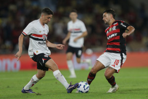 No primeiro turno, a partida entre Flamengo e São Paulo terminou em 2 a 0 para o time carioca