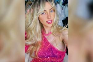 Influenciadora Bárbara Jankavski,conhecida como "Barbie Humana"