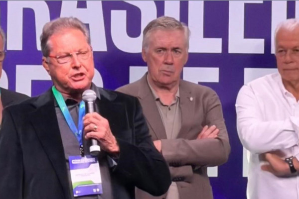 Oswaldo de Oliveira critica treinadores estrangeiros 