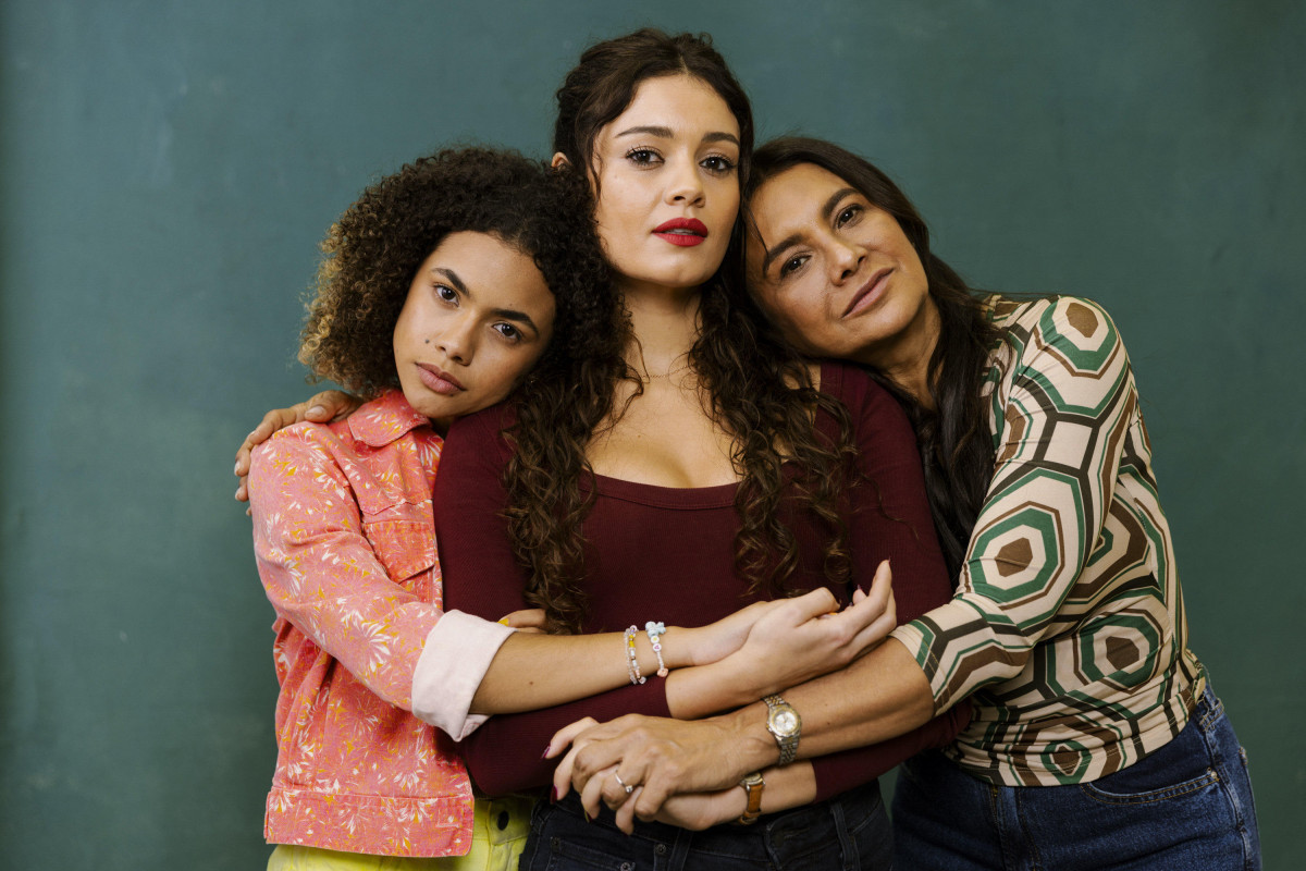 Joélly (Alana Cabral), Gerluce (Sophie Charlotte) e Lígia (Dira Paes) (Foto: Victor Pollak)