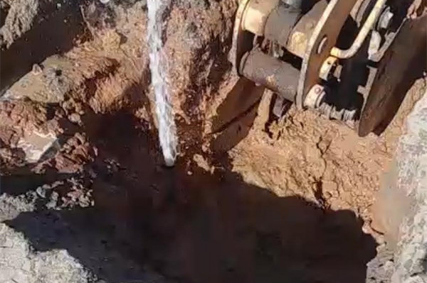 Operação da Compesa em Petrolina retira 18 ligações clandestinas