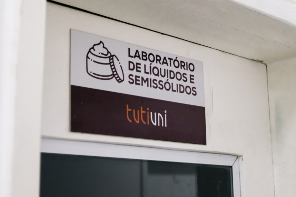 Tuti Uni, primeira farmacia de manipulação voltada para animais e humanos de Recife (Melissa Fernandes)