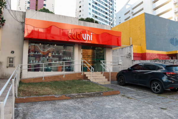 Tuti Uni, primeira farmacia de manipulação voltada para animais e humanos de Recife (Melissa Fernandes )
