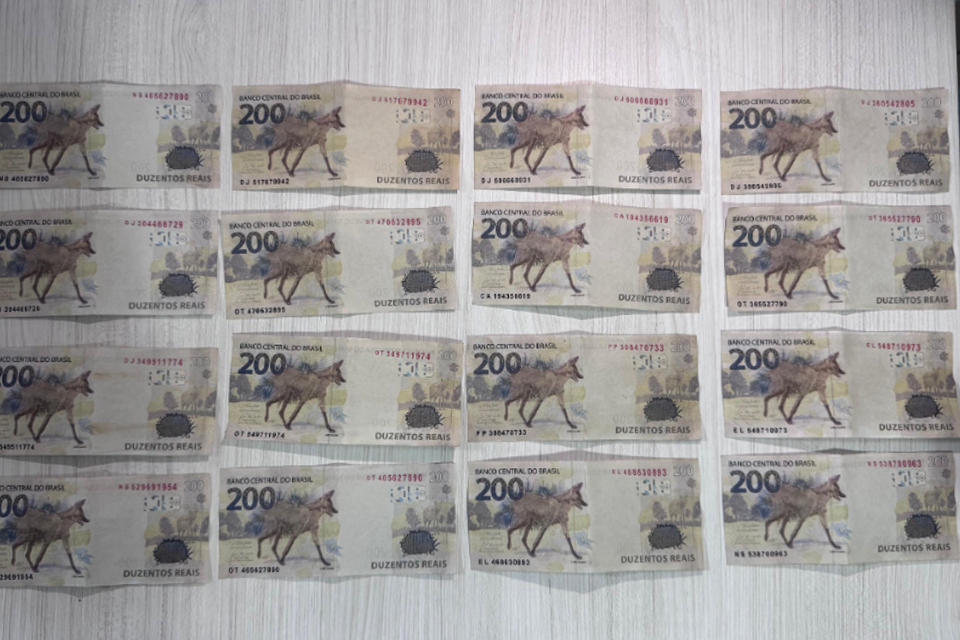 Homem preso estava com 16 cédulas falsas de R$ 200,00
/DIVULGAÇÃO/PMPE