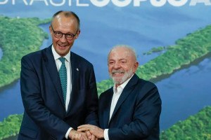 O primeiro-ministro da Alemanha, Friedrich Merz, com o presidente Lula