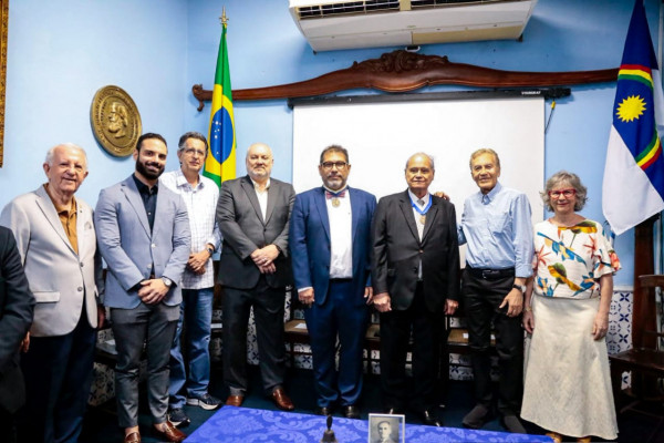 Cerimônia de abertura  da cápsula do Diario de Pernambuco (Foto: Cryslli Viana/DP Foto)