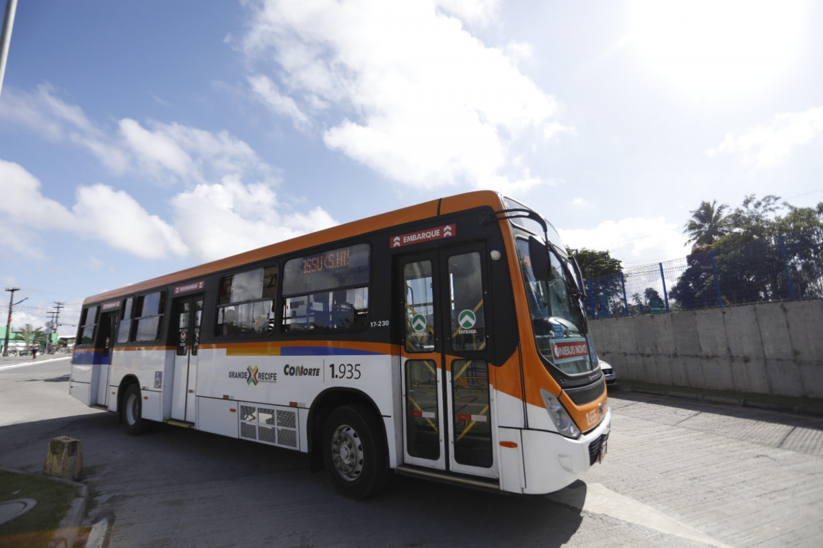 Ônibus se graça atenderá alunos da rede estadual para Enem /Governo de Pernambuco