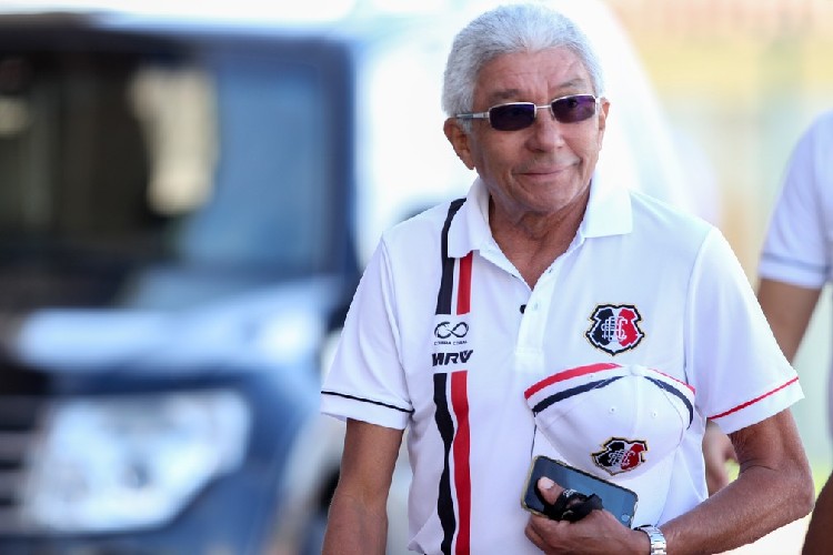 Givanildo Oliveira foi eleito como maior de todos os tempos da história do futebol pernambucano/Arquivo/DP
