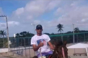  Hélder dos Santos Silva foi morto com um tiro nas costas