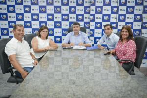 Reunião entre Deputado Eduardo da Fonte e prefeita Aninha da Ferbom