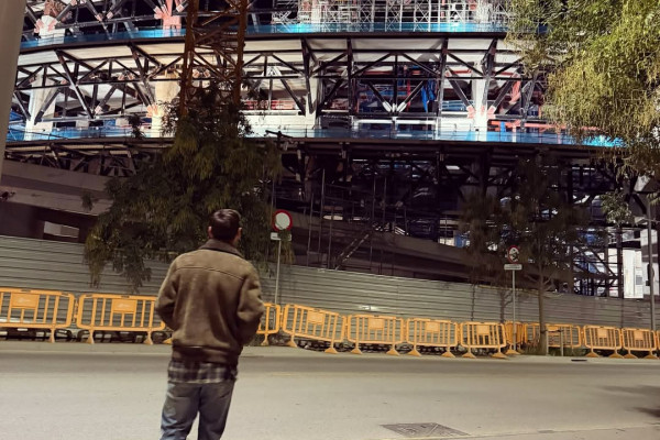 Lionel Messi visitou Barcelona e aproveitou para caminhar pela cidade /Divulgação/Messi