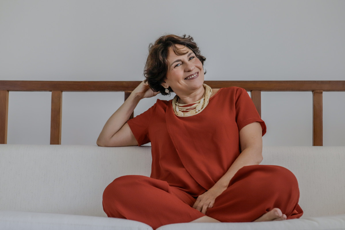 'A Esperança Não Recebe Visita' é o segundo livro da jornalista e cronista Germana Accioly (Foto: Beto Figueiroa/Divulgação)