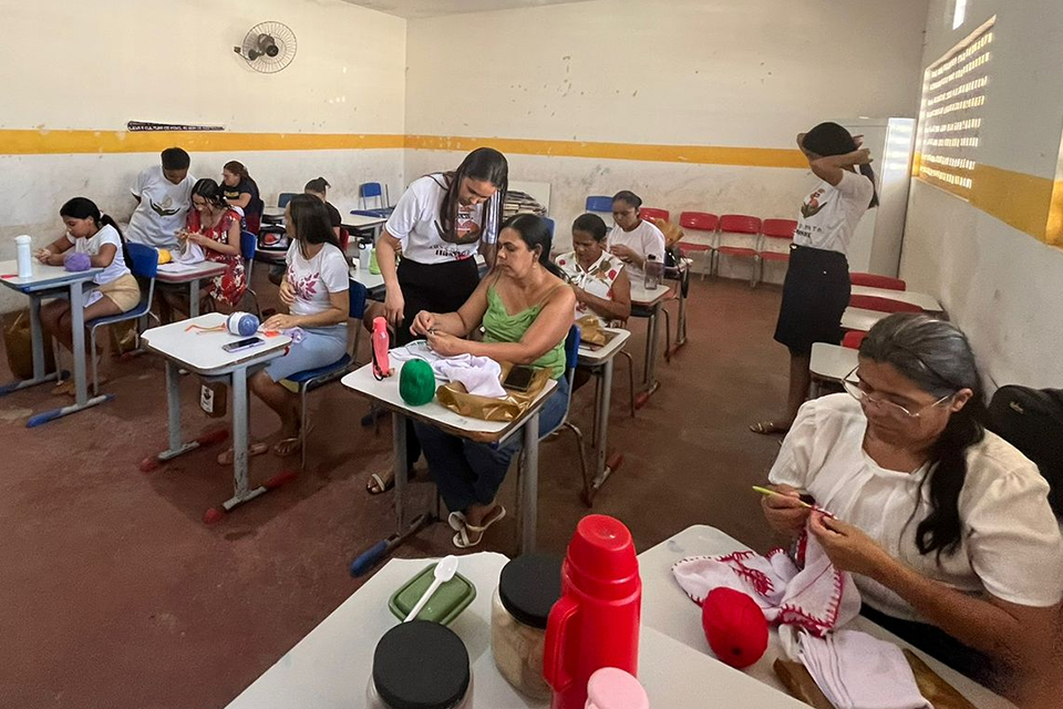 Mulheres da Mata Sul fazem cursos de artesanato/DIVULGAÇÃO/ASSOCIAÇÃO MÃOS DA MATA