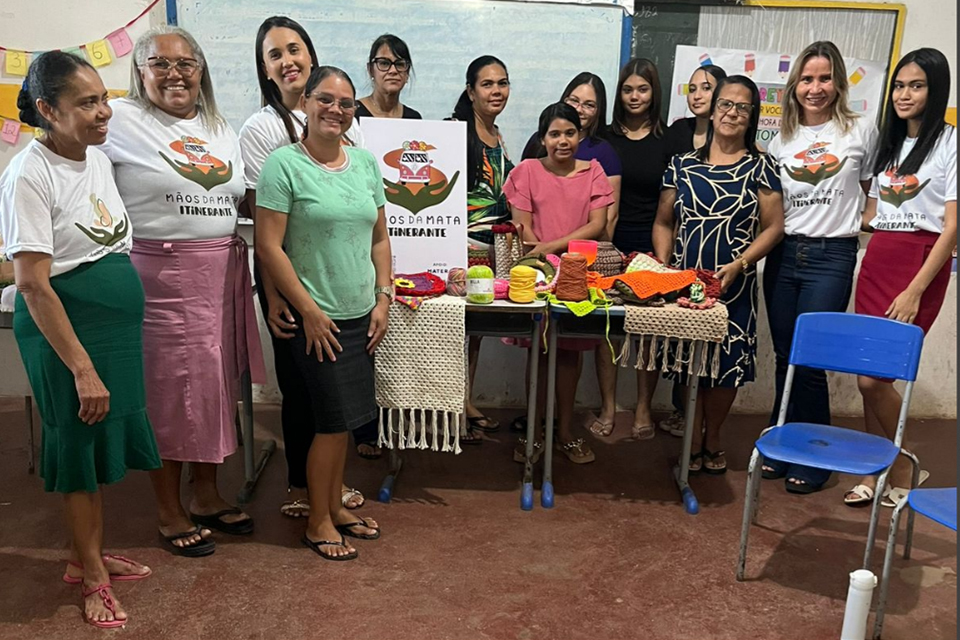 Alunas ganharam oportunidade de aprender novos oficios  (DIVULGAÇÃO/ASSOCIAÇÃO MÃOS DA MATA)