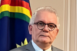 Flávio Chaves lança livro nesta quinta (13), no Recife