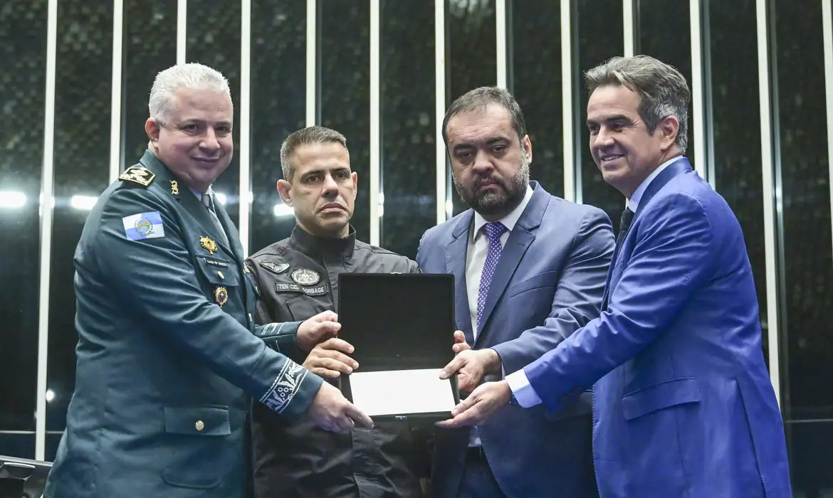 Homenagem do Congresso aos quatro policiais mortos durante a Operação Contenção/Geraldo Magela/Agência Senado