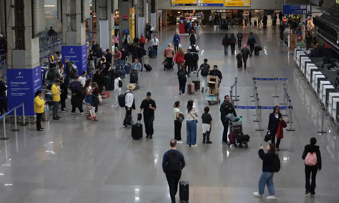 Aeroporto/Paulo Pinto/Agência Brasil