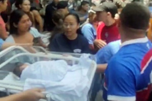 Imagens que circulam em redes sociais mostram o tumulto que o incêndio causou no Hospital Dr. César Cals.