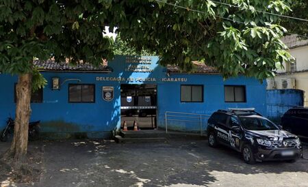 Homem é preso suspeito de assassinar mulher atrás da Delegacia de Igarassu
/Foto: Google Street View/Reprodução