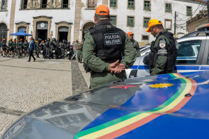   Recife, PE, 14/11/2025 - OPERA&Ccedil;&Atilde;O PAPAI NOEL - A governadora de Pernambuco, Raquel Lyra, junto com a Policia Militar de Pernambuco, deu inicio da Opera&ccedil;&atilde;o Papai Noel no centro do Recife.